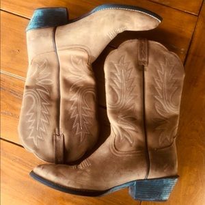 Arita women’s cowboy boots